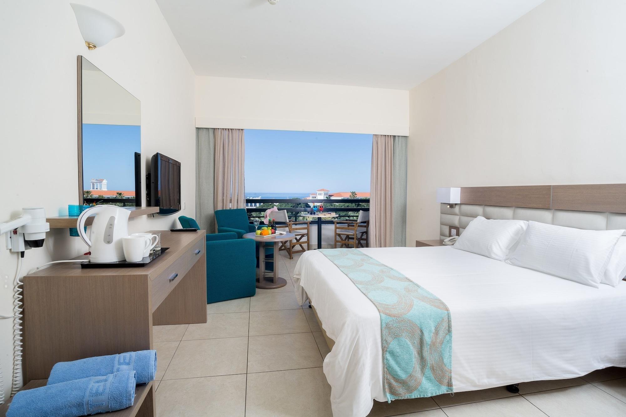 Avanti Hotel Пафос Екстериор снимка